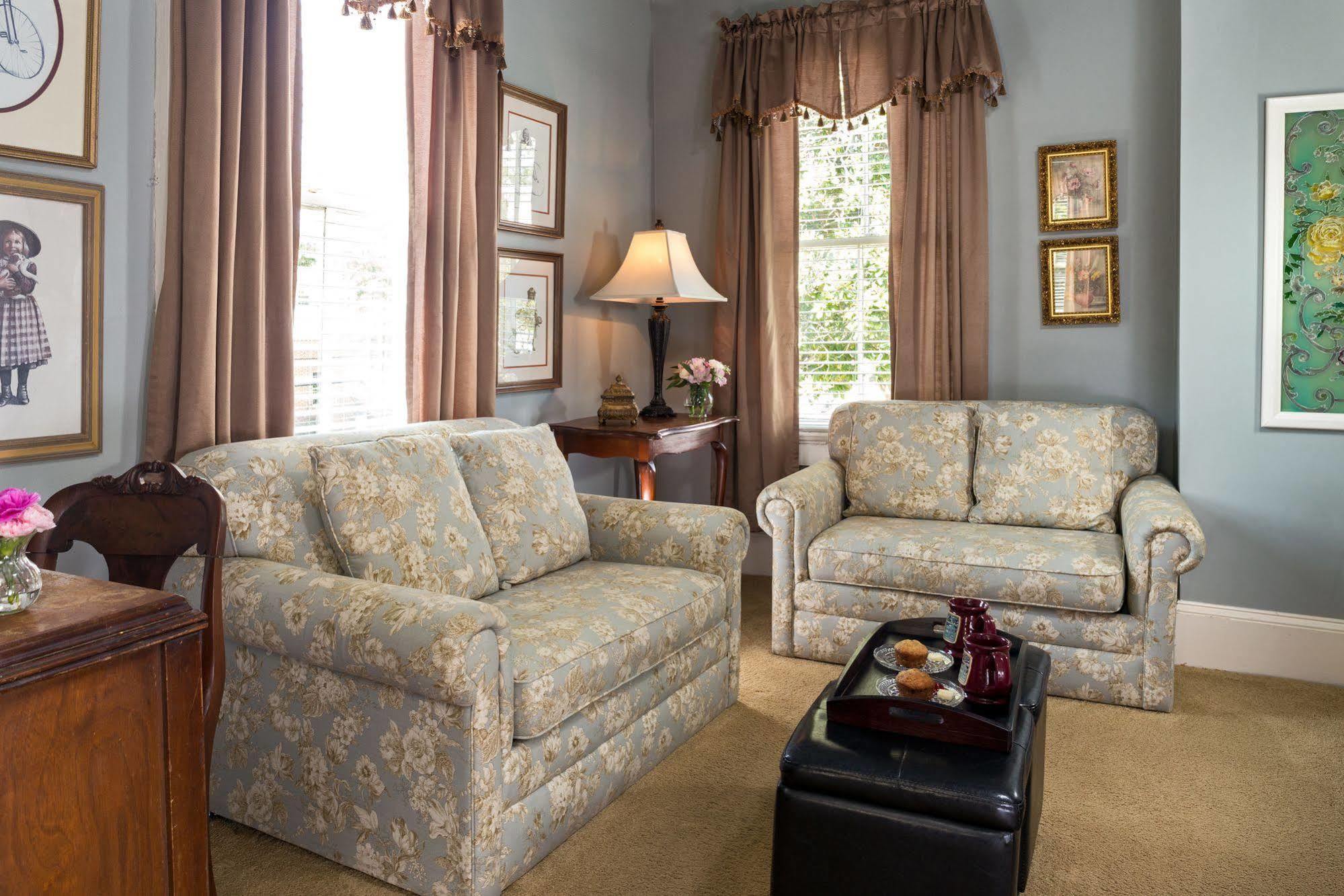 뉴 베른 The Aerie B&B 외부 사진